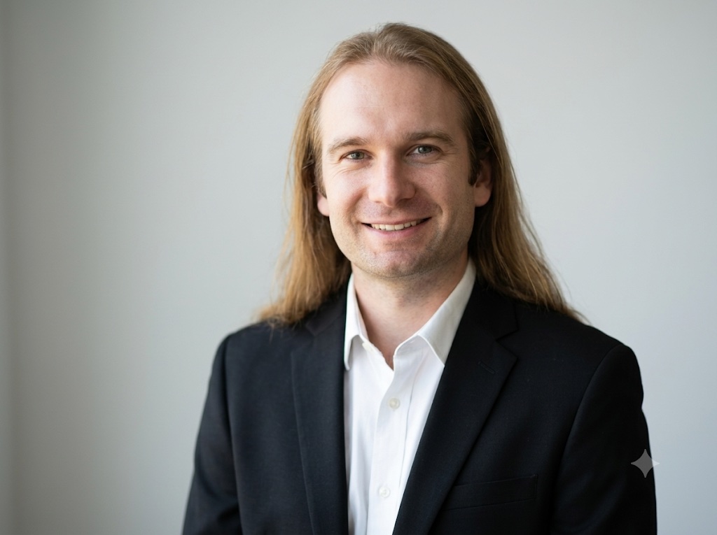 Portrait of Andrew Bono